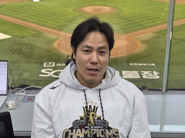 인터뷰하는 LG 불펜 김진성