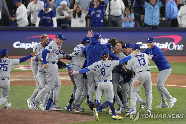 우승한 다저스 선수들. 