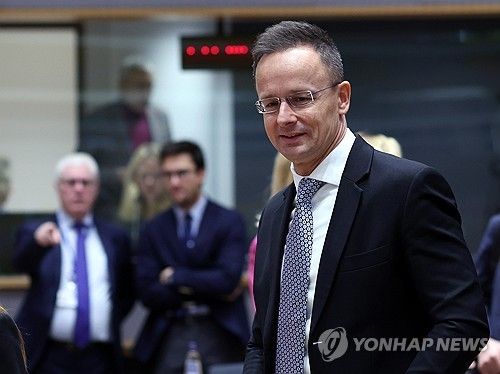 씨야르토 페테르 헝가리 외무장관 