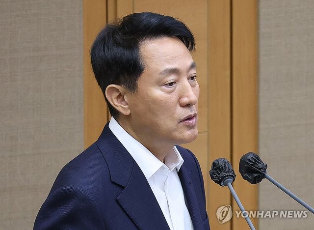 한강버스 관련 시정질문에 답하는 오세훈 서울시장