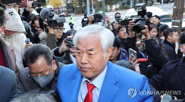 경찰청 향하는 전광훈 목사