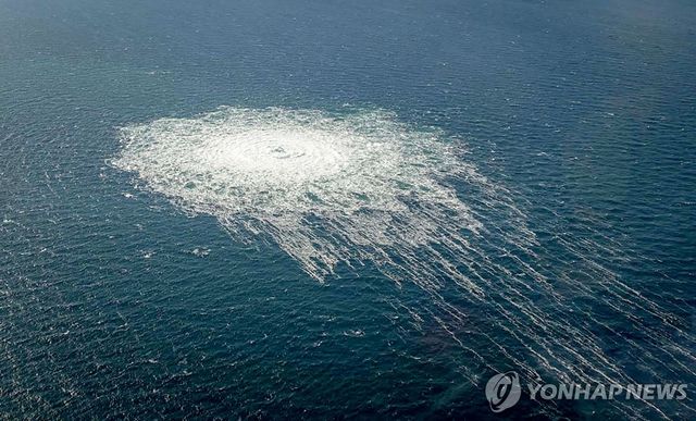 덴마크 국방사령부가 공개한 2022년 노르트스트림 폭파 가스 누출 현장 모습