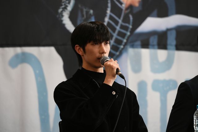 답변하는 김유찬