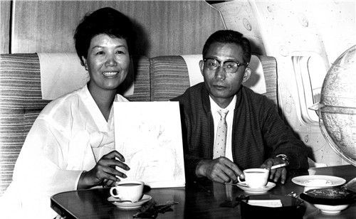 1968년 뉴질랜드 순방 후 귀국길에 