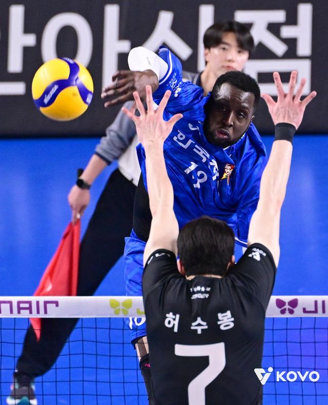 공격하는 한국전력의 베논