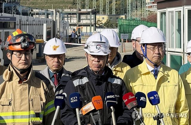 발언하는 김영훈 고용노동부 장관