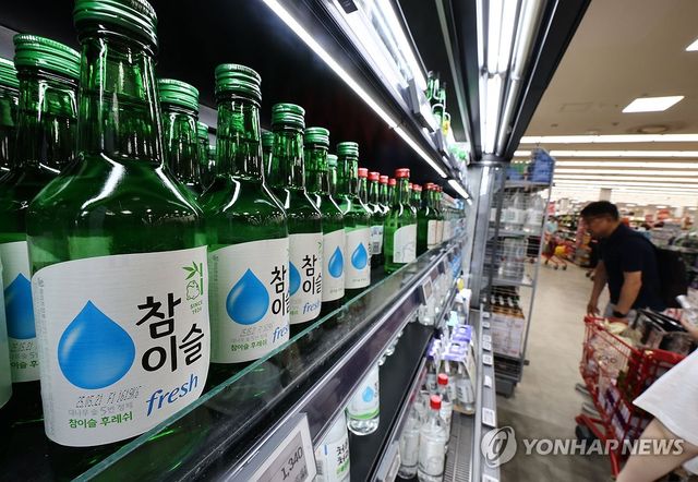 하이트진로 소주, 24년 연속 세계 증류주 판매 1위 선정