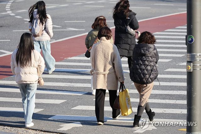 두꺼워진 옷차림