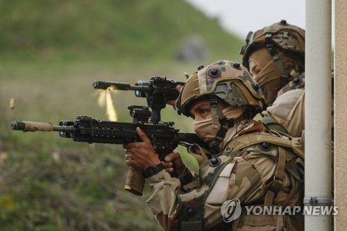훈련중인 프랑스 군인들
