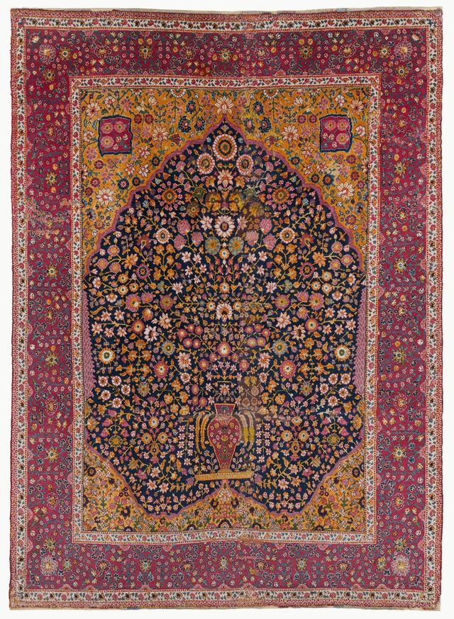 천 송이의 꽃과 벽감무늬 카펫