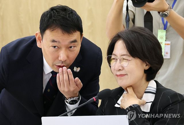 대화하는 추미애-김용민