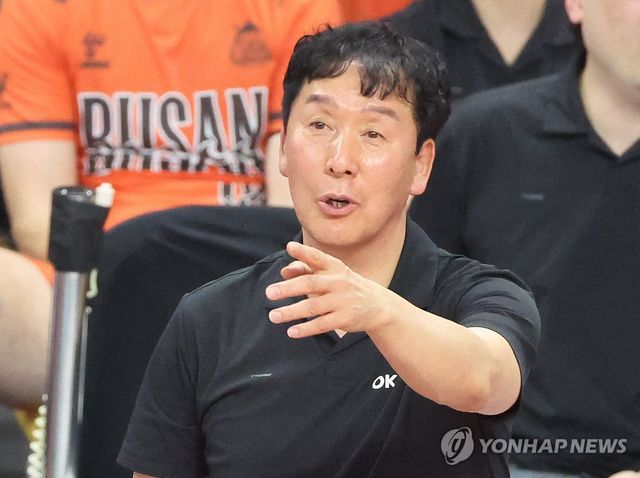 OK저축은행 신영철 감독