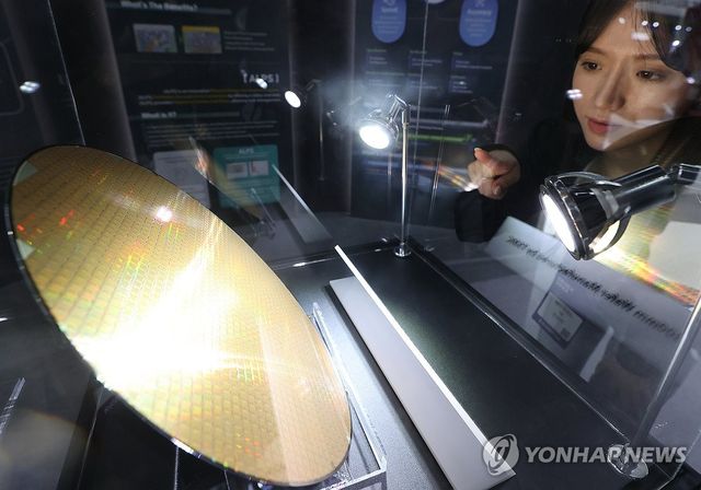 반도체대전에 전시된 웨이퍼