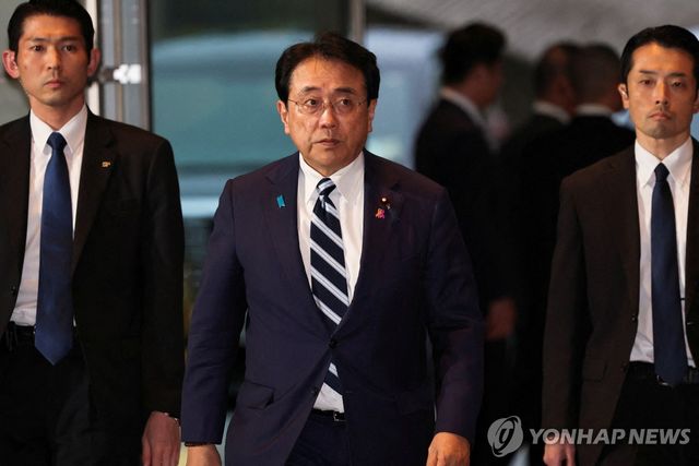 아카자와 료세이 일본 경제산업상