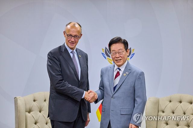 악수하는 한-독 정상