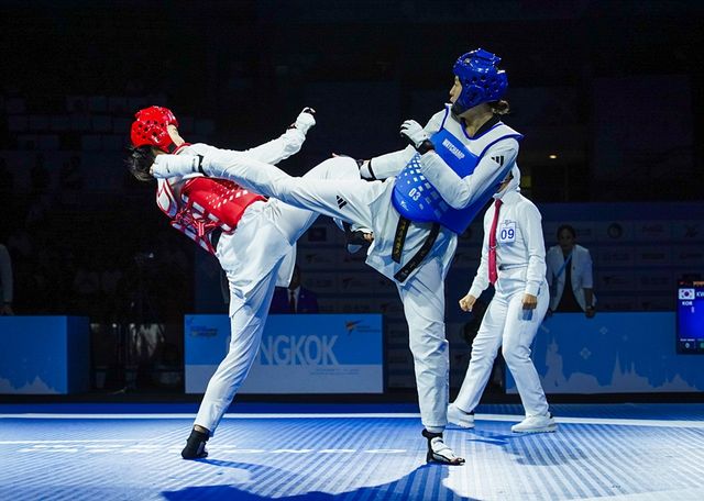 곽민주(오른쪽)의 여자 67㎏급 결승 경기 장면.