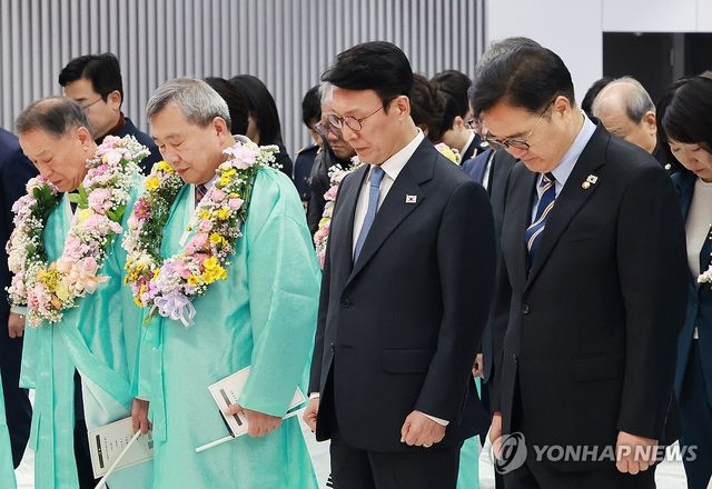 김민석 국무총리, 임정 요인 환국 재현 행사 참석