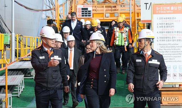 캐나다 산업부 장관, 한화오션 거제사업장 방문