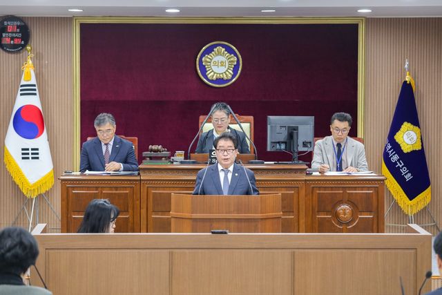 5분 자유발언하는 박종균 광주 동구의회