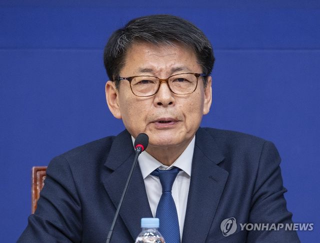 호남 발전과제 보고회에서 발언하는 서삼석 위원장