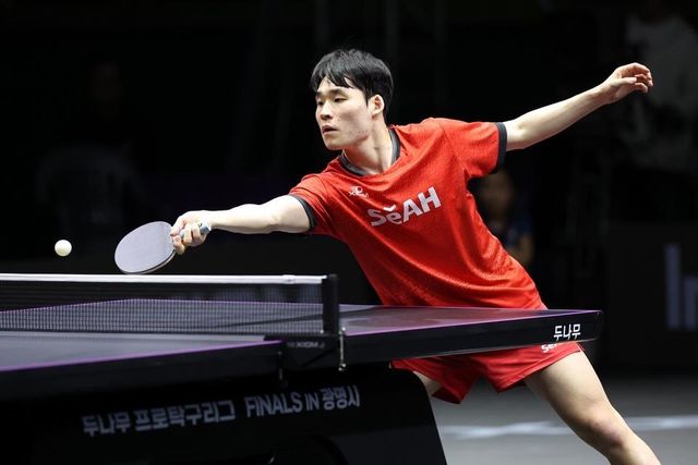 프로탁구리그에 출전한 장우진의 경기 장면