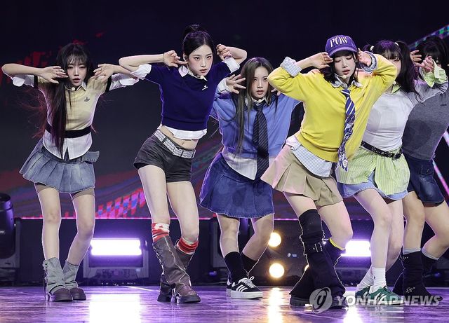 신곡 선보이는 트리플에스 문 디멘션