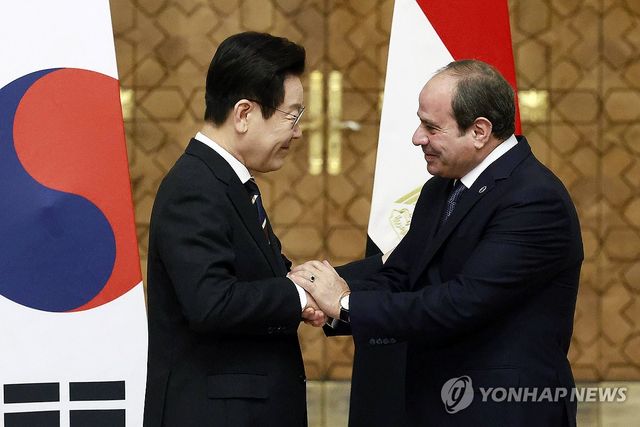 손 맞잡은 한-이집트 정상