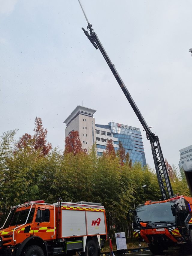 무인파괴방수차 방수 시연 