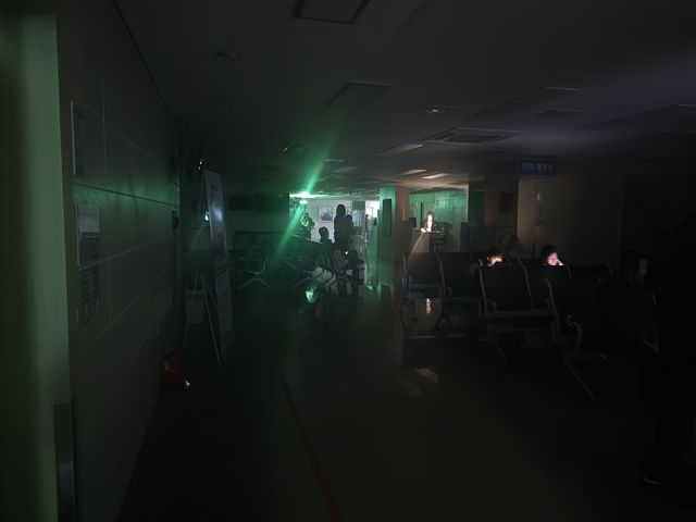 전기 공급이 끊긴 병원 내부