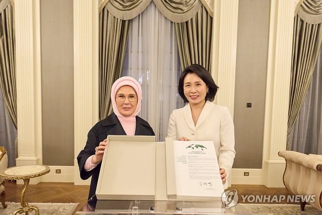 김혜경 여사, '제로 웨이스트(Zero Waste)' 이니셔티브 서명