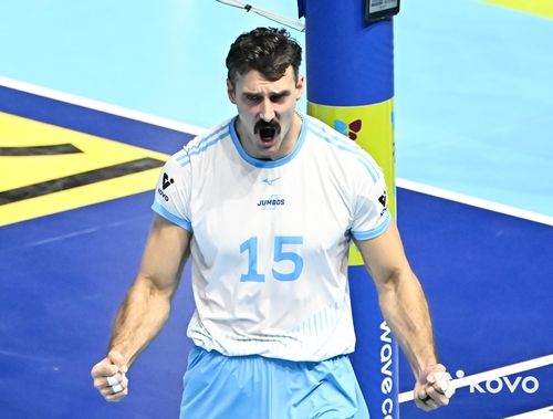 득점 후 기뻐하는 대한항공의 러셀