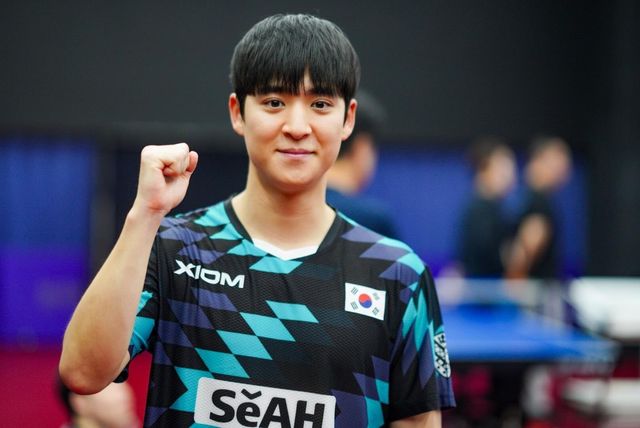 파이팅 외치는 박강현