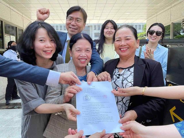 하미 마을의 응우옌티탄(왼쪽)씨와 퐁니 마을의 응우옌티탄(오른쪽)씨.