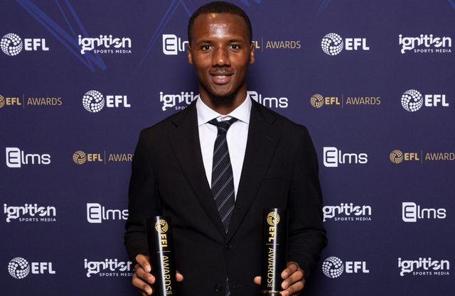 2024-2025 EFL 올해의 선수와 영플레이어를 모두 차지한 코네