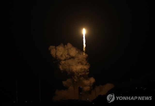 누리호, 발사대 떠나 우주를 향해