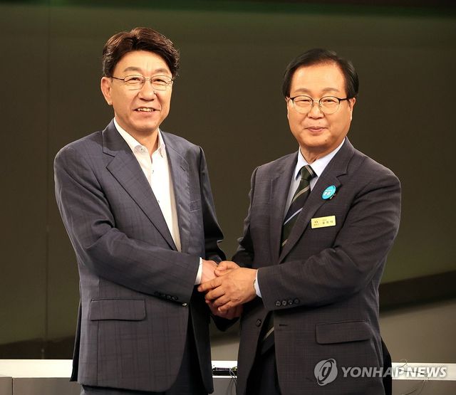 손 맞잡은 전주시장과 완주군수