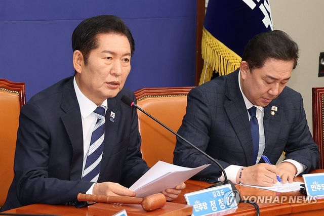 발언하는 정청래 대표