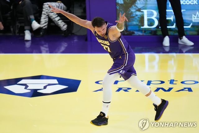 돈치치의 3점 슛 세리머니