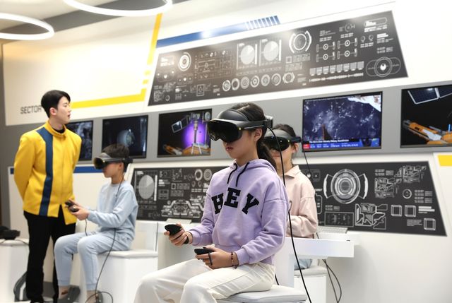 강남미래교육센터에서 체험프로그램에 참여한 어린이 모습