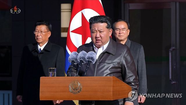 김정은, 강동군병원 준공식서 연설