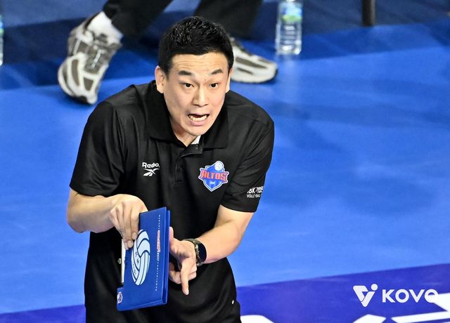 작전 지시하는 여오현 IBK기업은행 감독대행