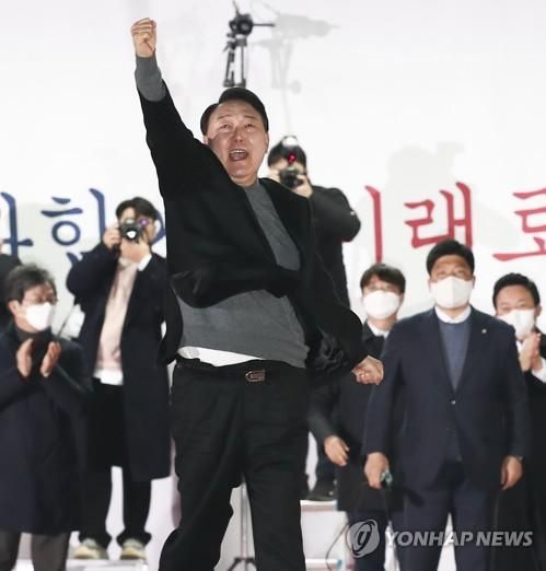 "저를 믿어달라" 어퍼컷 날렸던 윤석열 