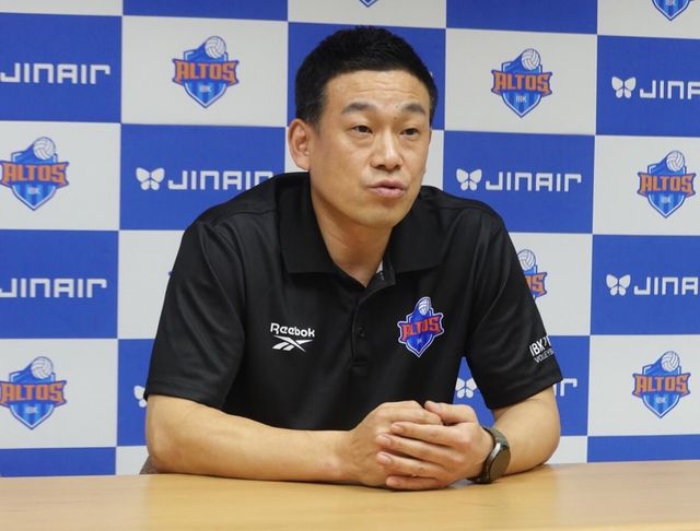 인터뷰하는 여오현 IBK기업은행 감독대행