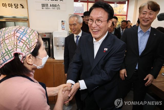 광주 동천동 골목상권 방문한 김민석 국무총리