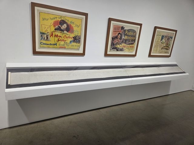 '가위, 바위, 보: 종이의 변주' 전시 전경