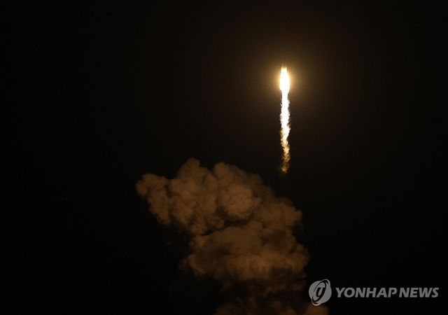 누리호, 발사대 떠나 우주를 향해