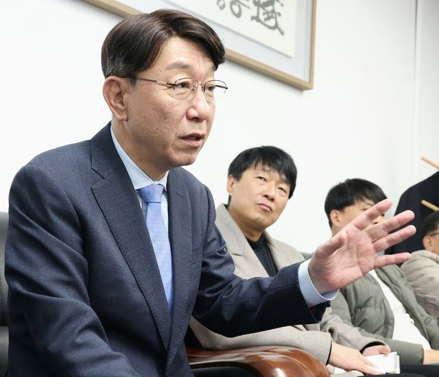 완주·전주 통합 설명하는 우범기 전주시장