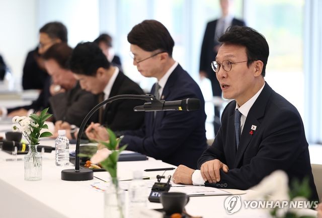 현장 간담회 갖는 김민석 총리