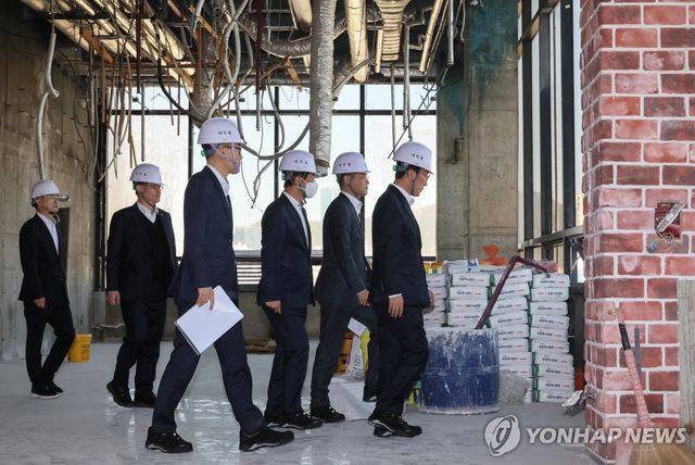 해양수산부 부산청사 준비상황 점검하는 김민석 국무총리