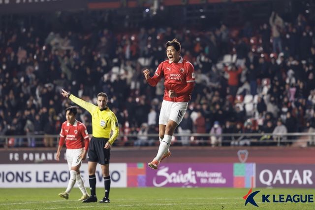 골 넣고 기뻐하는 이호재